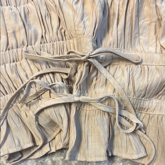 New Allie Rose Beige Ruffle Tank Top M - Picture 3 of 4